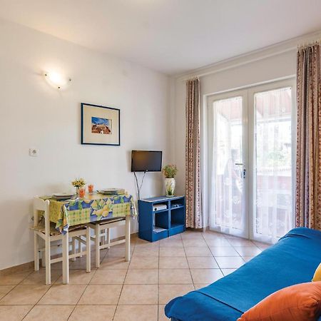 1 Bedroom Lovely Apartment In Rovinj Luaran gambar