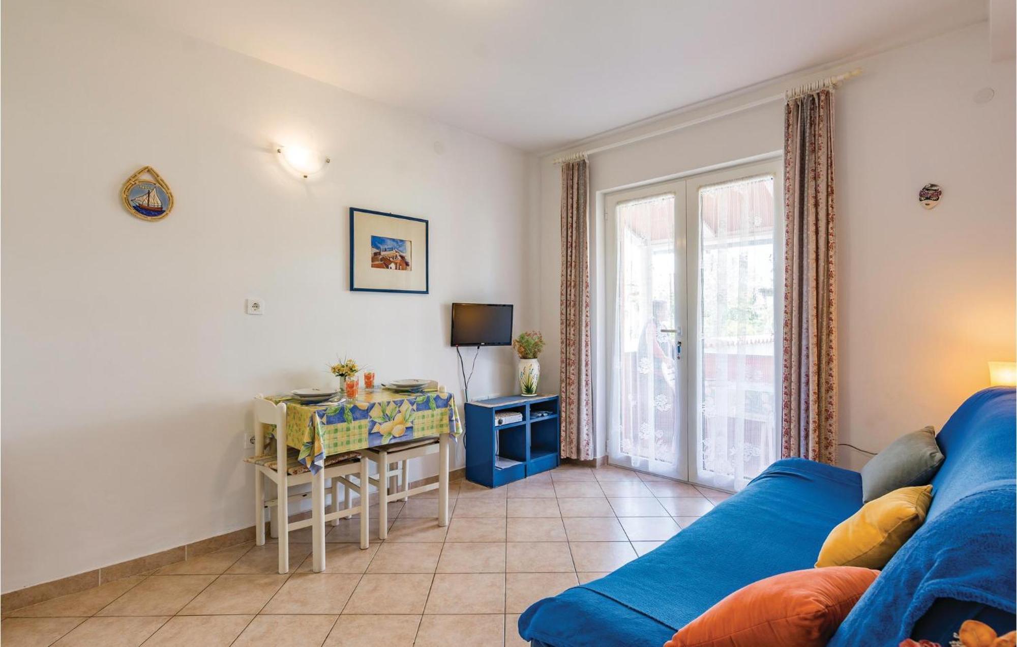 1 Bedroom Lovely Apartment In Rovinj Luaran gambar