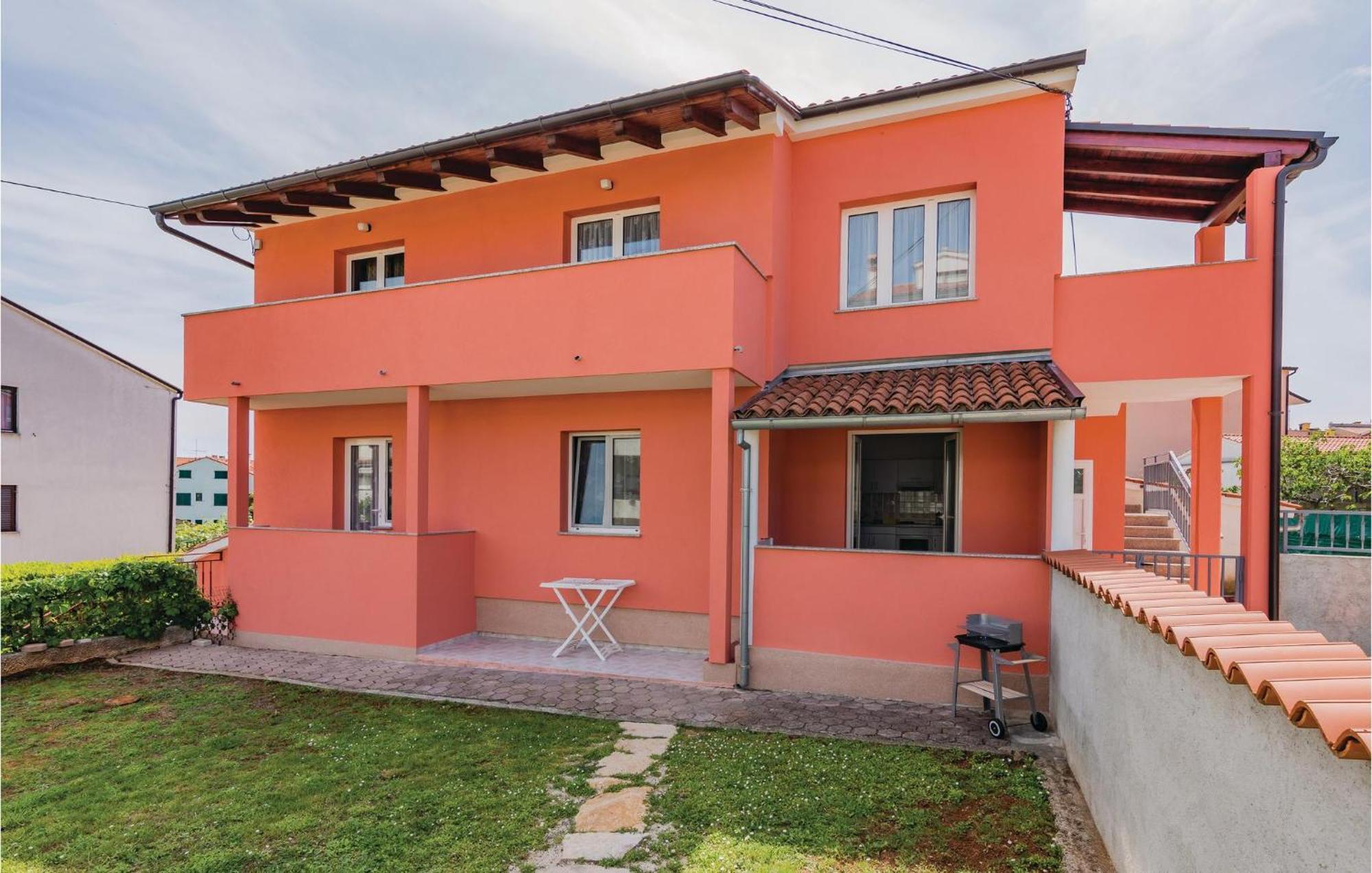 1 Bedroom Lovely Apartment In Rovinj Luaran gambar