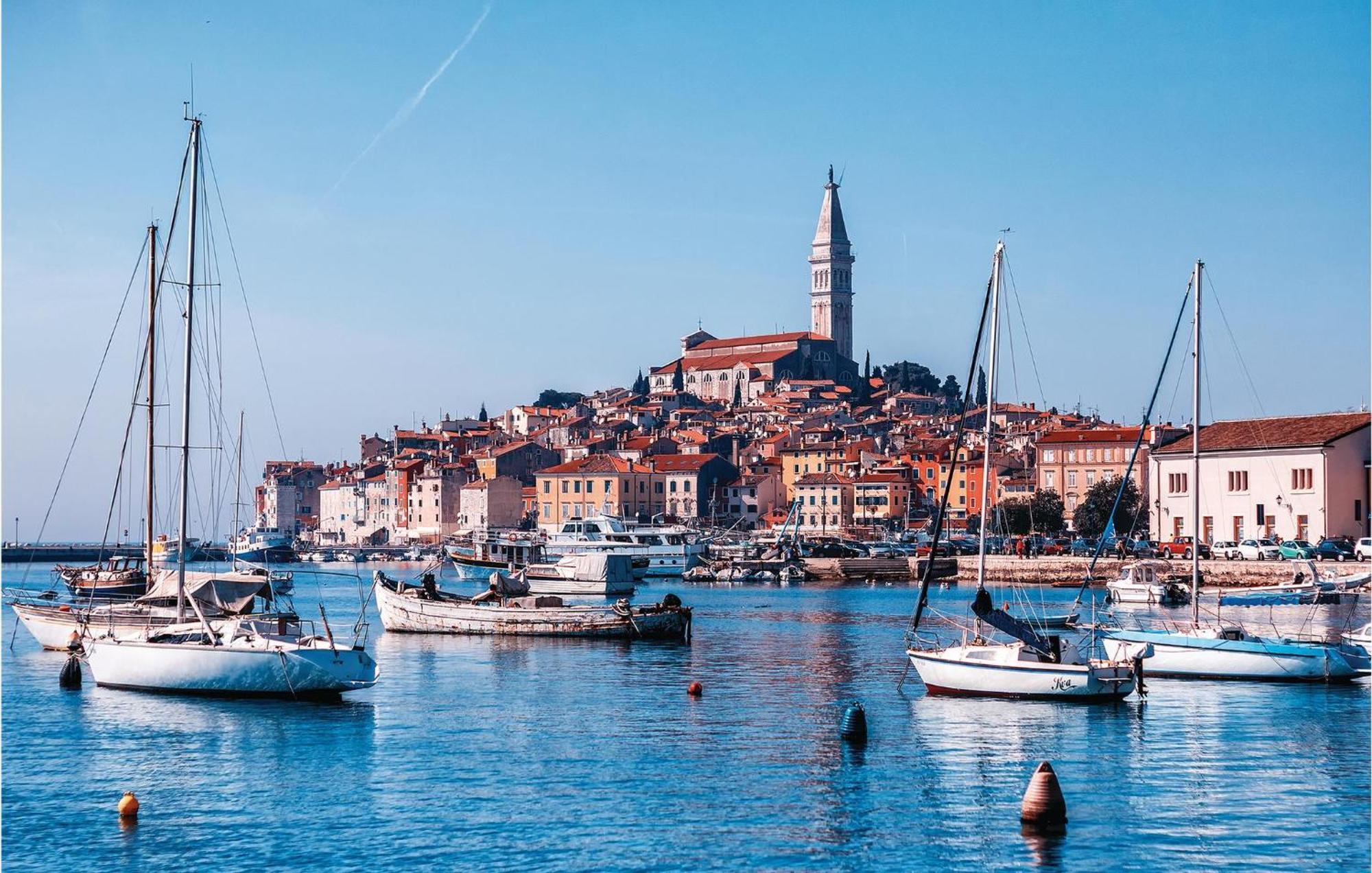 1 Bedroom Lovely Apartment In Rovinj Luaran gambar