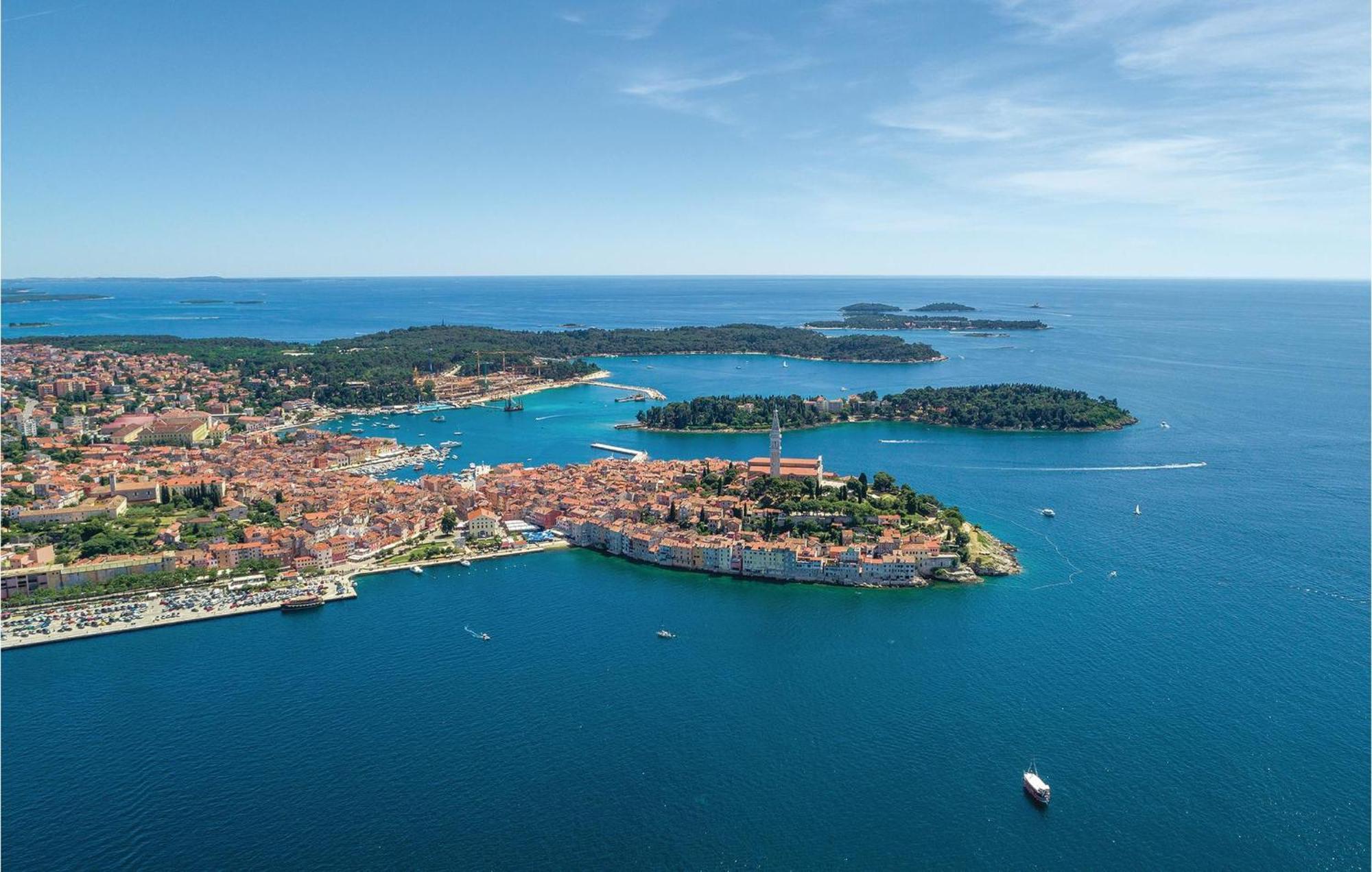 1 Bedroom Lovely Apartment In Rovinj Luaran gambar