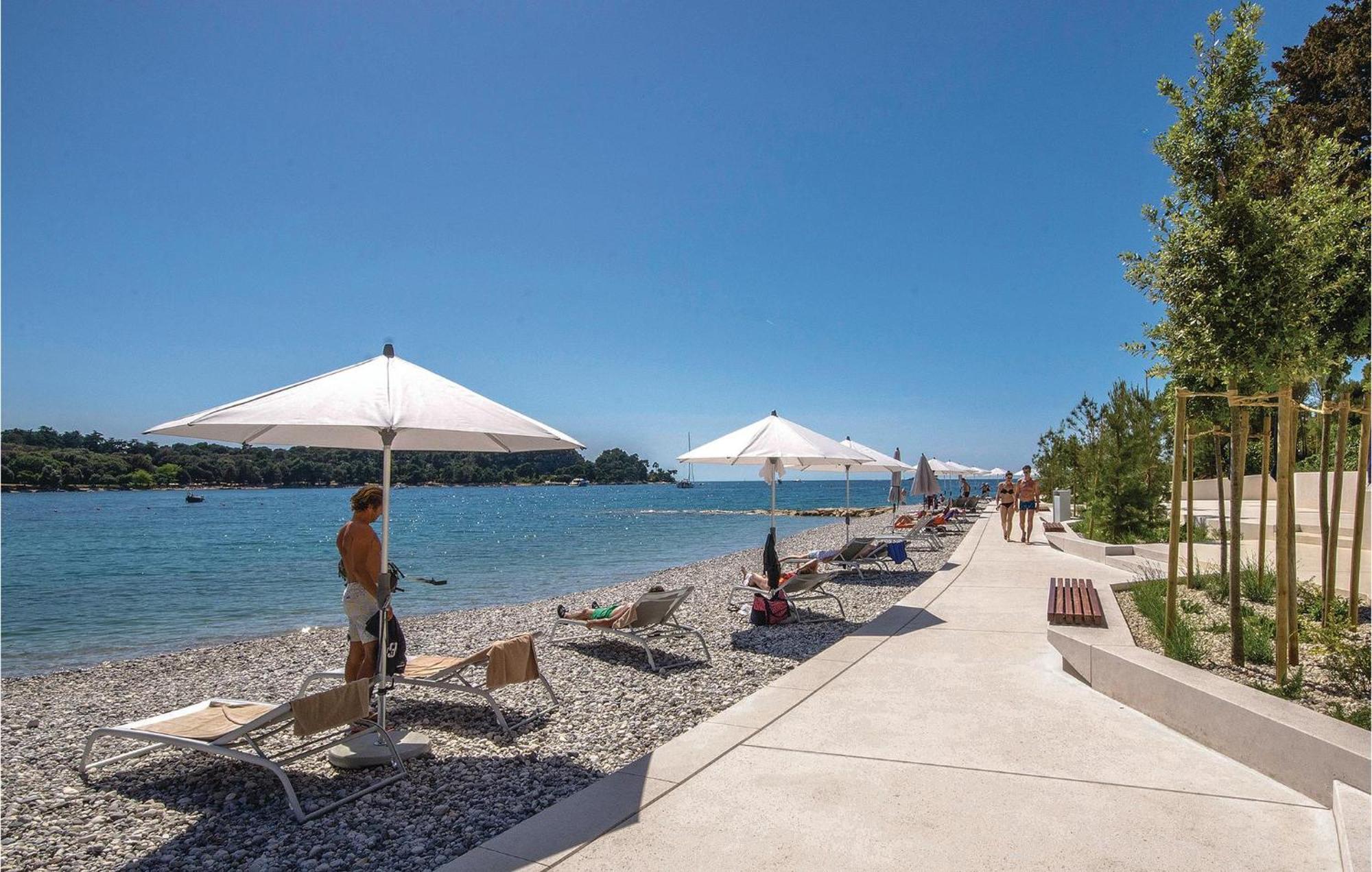 1 Bedroom Lovely Apartment In Rovinj Luaran gambar