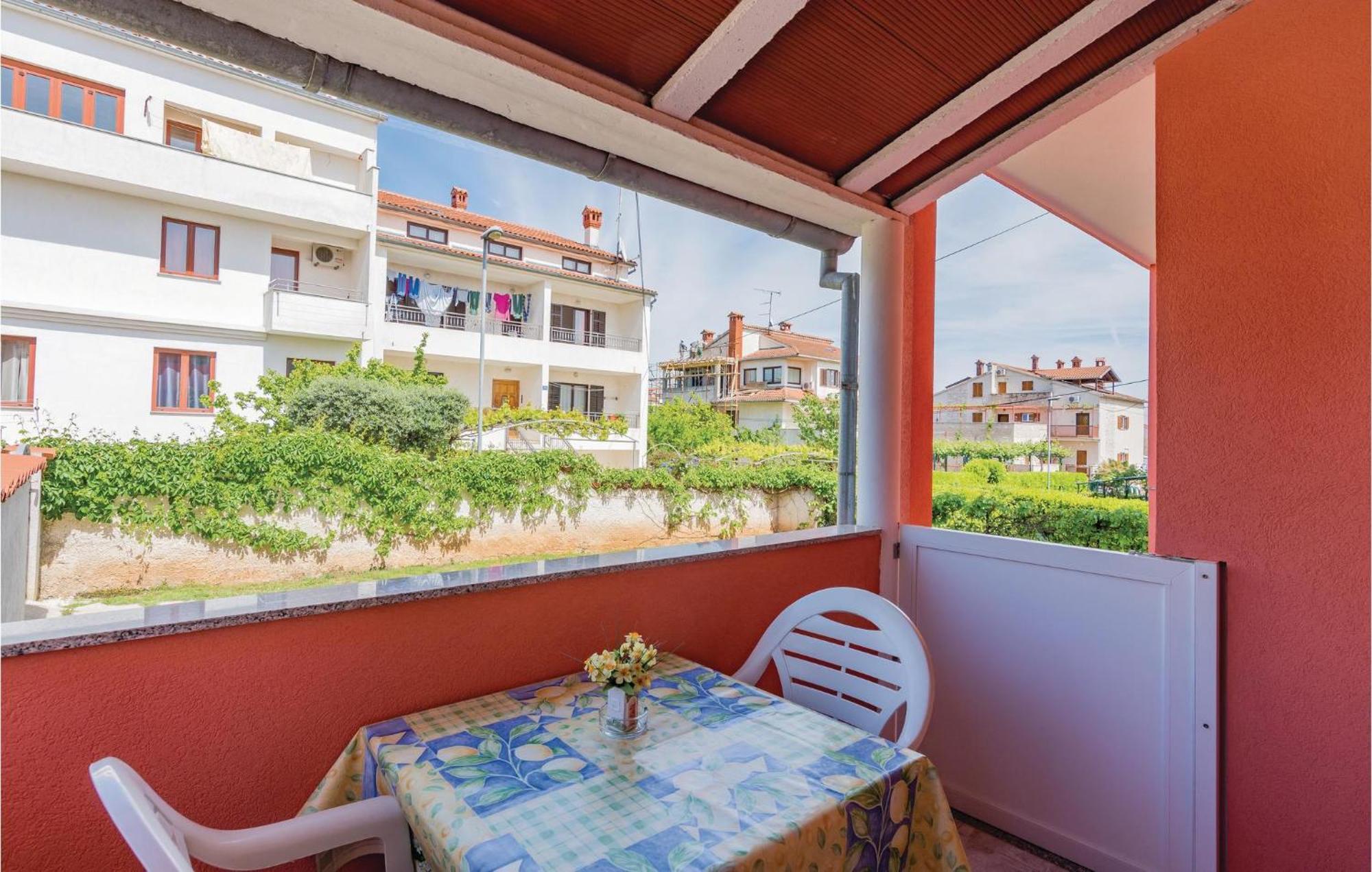 1 Bedroom Lovely Apartment In Rovinj Luaran gambar